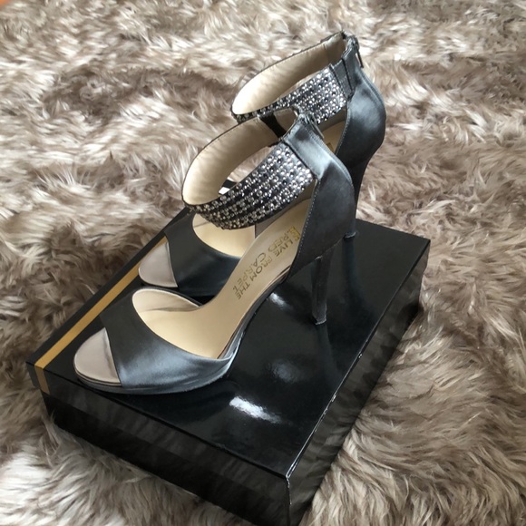 Stilettos Heels With Rhinestone Ankle Strap - Picture 6 of 9